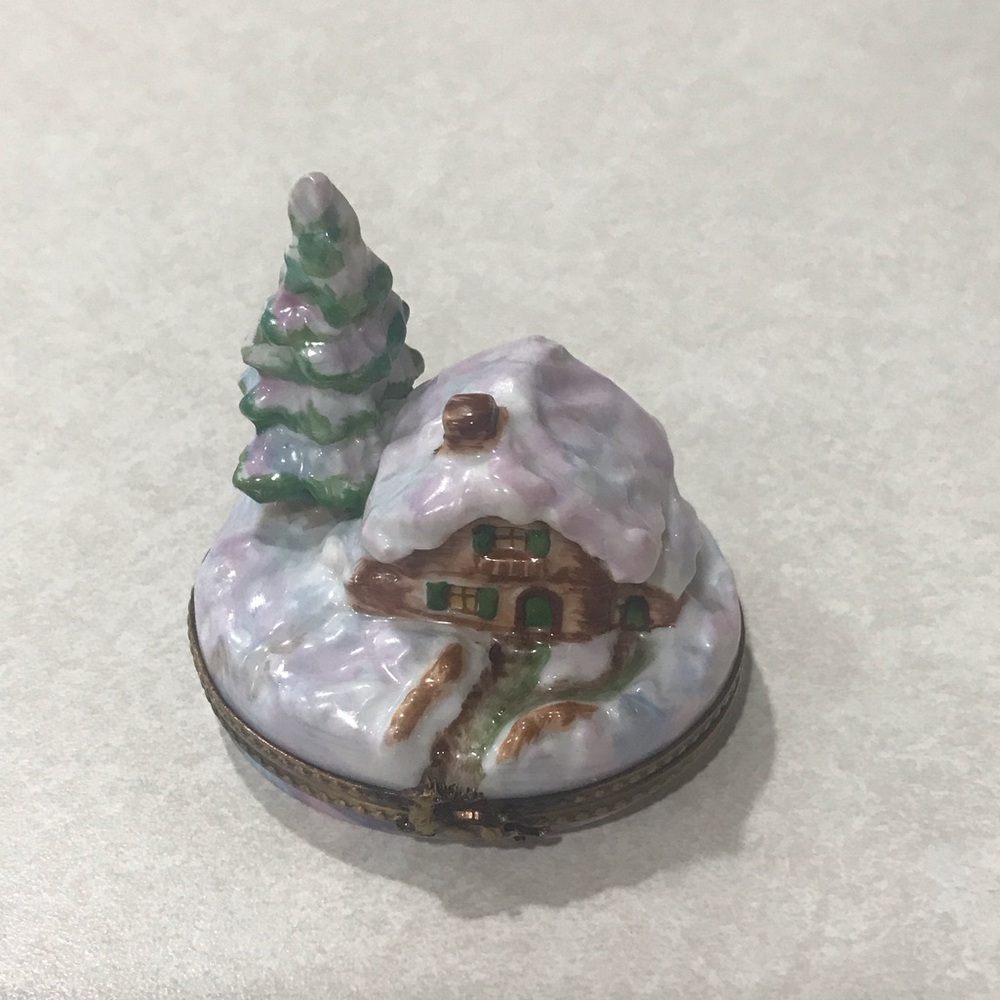 Vintage, Limited Edition, Limoges Snow Covered Home Porcelain Box